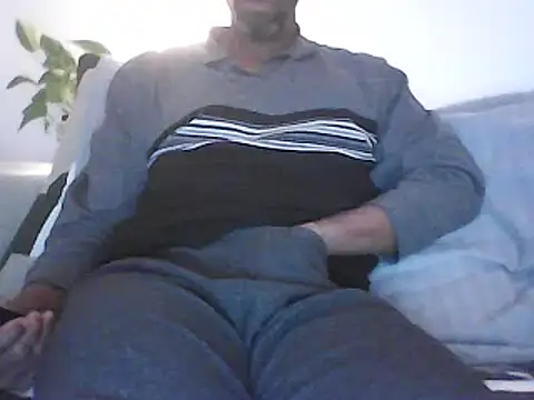 Malcomvs97 online show from December 2024 09:49:02 PM