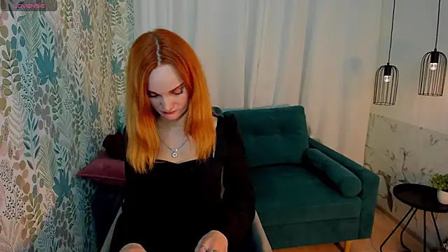 Snapshot of SaraSubtlety chatting on November 2025 01:28:02 PM SaraSubtlety online show from November 2025 01:28:02 PM