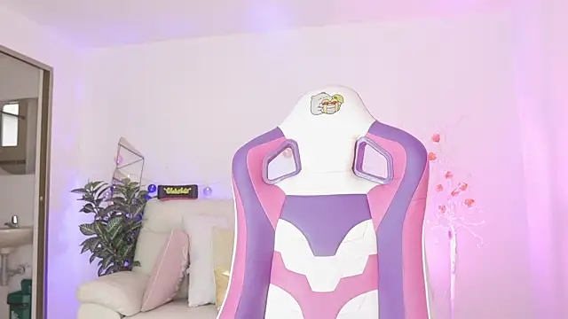 driana hoffman online show from November 2025 07:16:02 PM