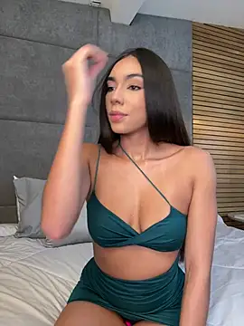 Snapshot of EllaSanz_ chatting on May 2026 09:23:01 PM EllaSanz online show from May 2026 09:23:01 PM