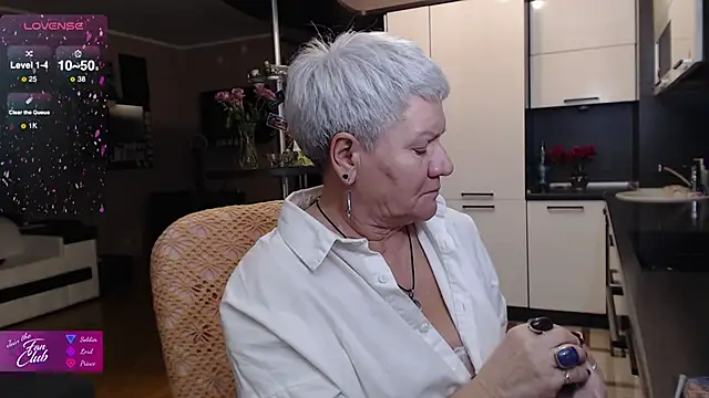 roxana brooks online show from November 2025 02:43:02 PM