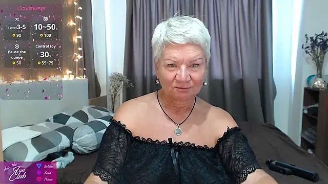 Snapshot of roxana_brooks chatting on June 2026 12:46:02 AM roxana brooks online show from June 2026 12:46:02 AM