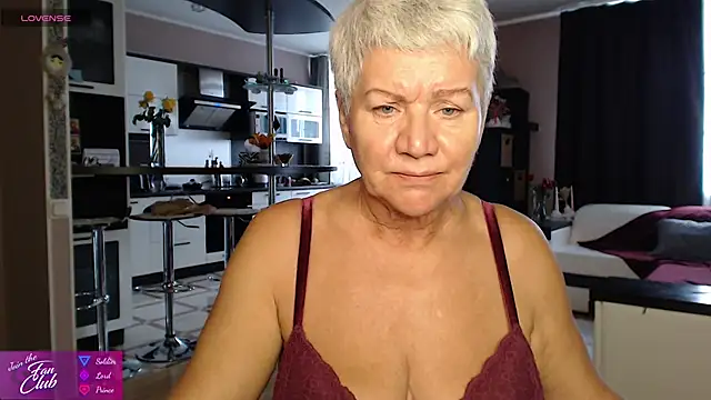 Snapshot of roxana_brooks chatting on July 2026 10:32:02 AM roxana brooks online show from July 2026 10:32:02 AM