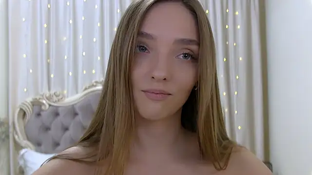 VirginieCruz online show from February 2025 10:32:01 PM