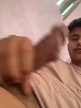 Hullax online show from April 2026 03:21:01 AM