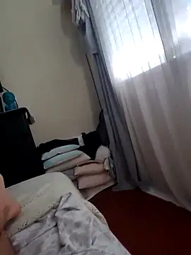 Snapshot of LuqenZo chatting on February 2026 12:22:02 PM LuqenZo online show from February 2026 12:22:02 PM