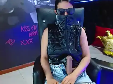 Snapshot of VALERY_MEER chatting on December 2024 03:03:02 PM VALERY MEER online show from December 2024 03:03:02 PM