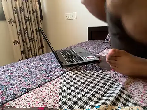 debu46 online show from September 2025 11:24:02 AM