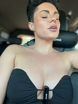 Snapshot of LukeLouHarvey chatting on March 2026 04:36:02 AM LukeLouHarvey online show from March 2026 04:36:02 AM