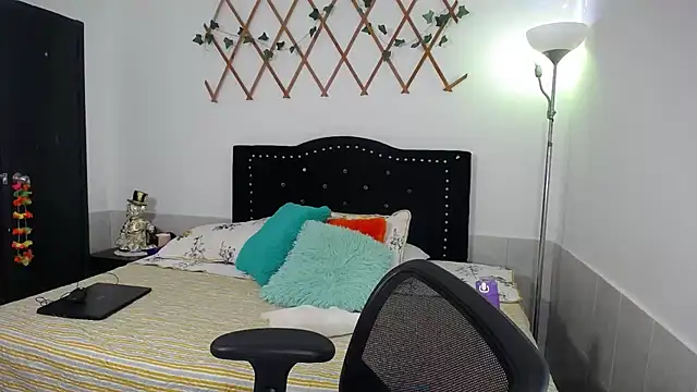 naughty girl 4u online show from March 2026 08:48:02 PM