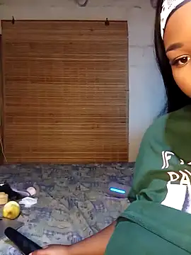 Aaaliyah445 online show from October 2025 05:46:02 PM