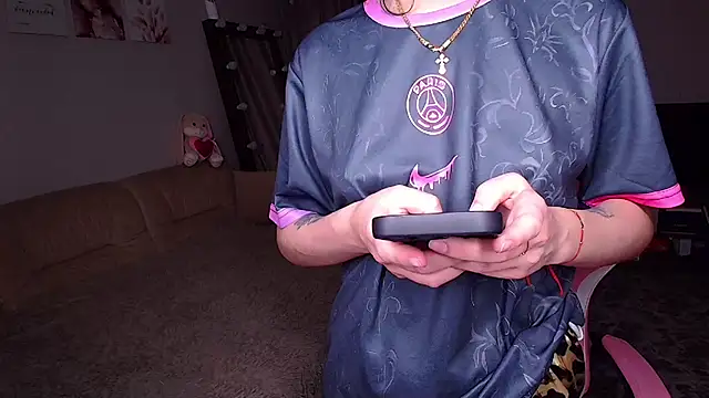   Malika   online show from December 2025 02:00:02 PM