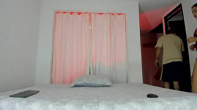 Snapshot of Fairycandyx chatting on May 2026 07:27:01 AM Fairycandyx online show from May 2026 07:27:01 AM