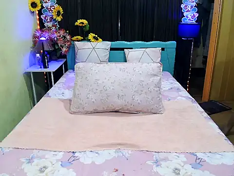 UrAsianPrincessDanie online show from December 2025 06:03:01 PM