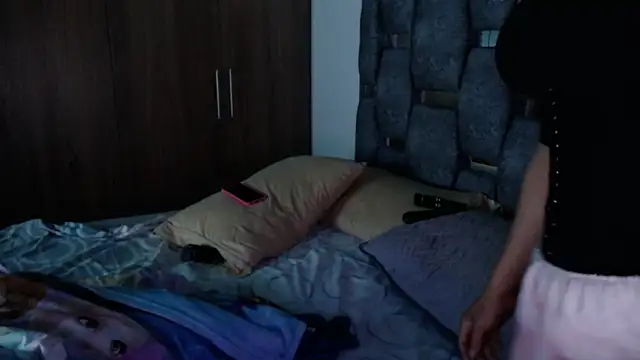 sara hott 1 online show from January 2025 01:28:01 PM