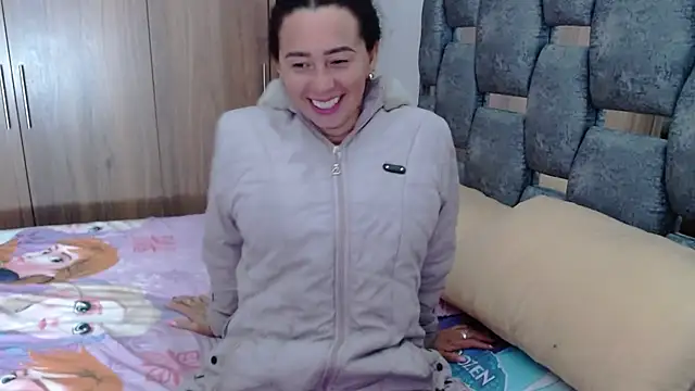 sara hott 1 online show from February 2025 12:48:01 PM