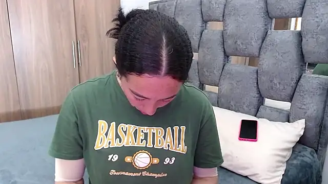 sara hott 1 online show from February 2025 02:14:02 PM