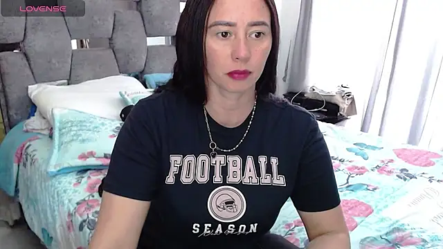 sara hott 1 online show from October 2025 06:25:02 PM