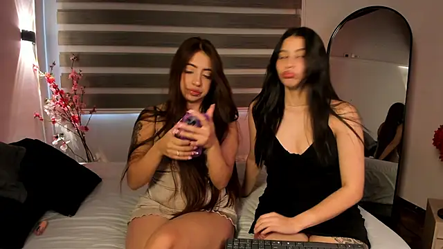 MERIDA TAYLOR online show from September 2025 03:23:01 PM