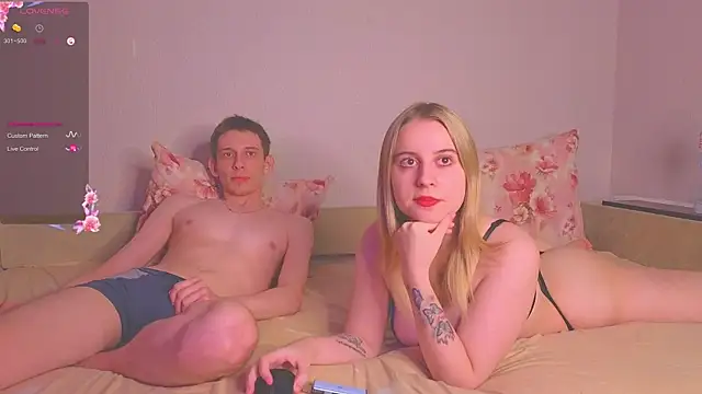 Snapshot of cuple_off chatting on October 2025 06:59:01 PM cuple off online show from October 2025 06:59:01 PM