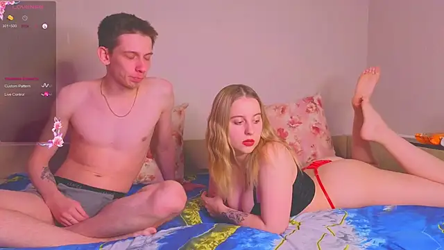 Snapshot of cuple_off chatting on December 2025 11:30:02 AM cuple off online show from December 2025 11:30:02 AM