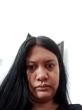 Snapshot of Honeybun25 chatting on November 2025 02:01:02 AM Honeybun25 online show from November 2025 02:01:02 AM