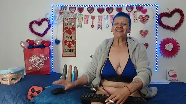 loquitaqueen011 online show from February 2025 08:42:01 PM