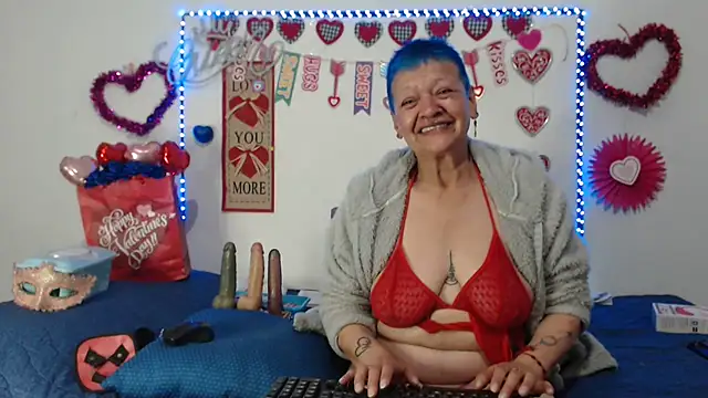 loquitaqueen011 online show from February 2025 11:25:02 PM