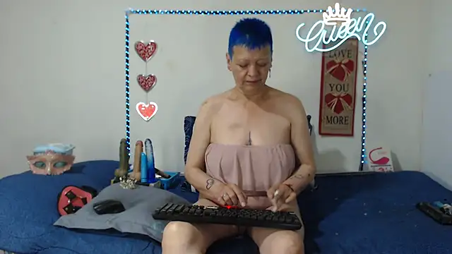 loquitaqueen011 online show from November 2025 04:20:02 PM