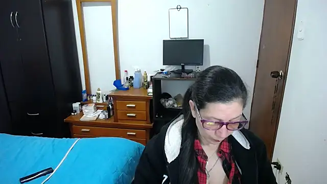 latin49 online show from October 2025 05:24:01 AM