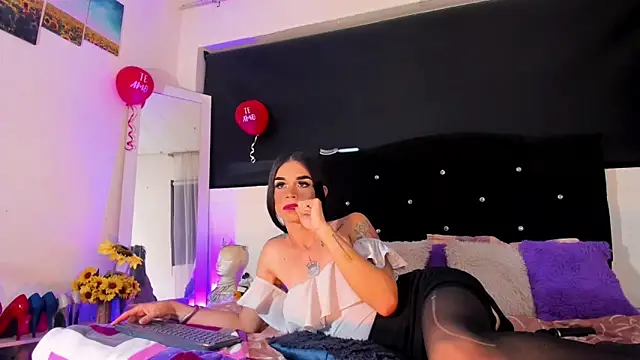 lesly xx online show from February 2025 09:33:01 AM