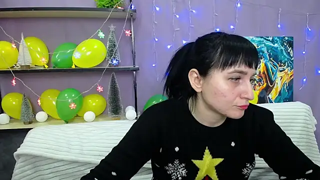 NinaFlawlees online show from January 2025 07:00:02 PM