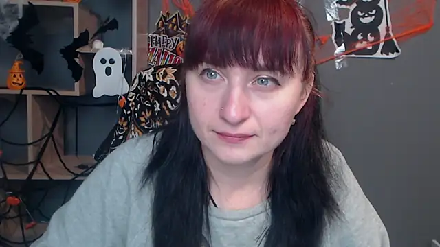 NinaFlawlees online show from October 2025 12:05:02 PM