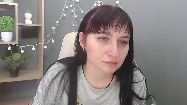 NinaFlawlees online show from January 2026 12:53:01 PM