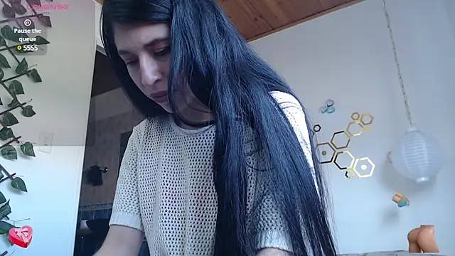 Snapshot of adriscute chatting on February 2025 09:37:02 PM adriscute online show from February 2025 09:37:02 PM