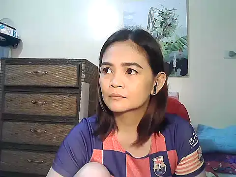 Snapshot of Kisses-13 chatting on May 2026 01:30:02 PM Kisses-13 online show from May 2026 01:30:02 PM