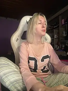 bunnydark00 online show from June 2026 04:54:02 AM