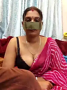 Queen Dolly online show from January 2025 05:49:01 PM