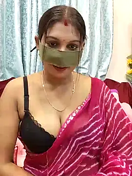 Queen Dolly online show from February 2025 05:58:02 PM