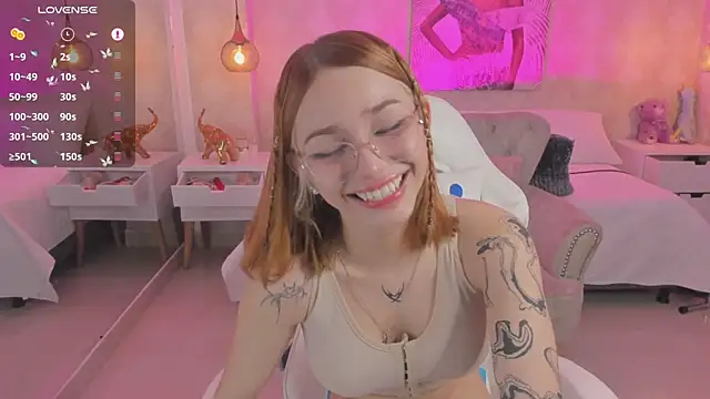 LITTLE-VIVI online show from March 2025 10:11:01 AM