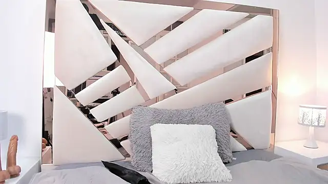 Naughty  Mom online show from January 2025 10:53:02 PM