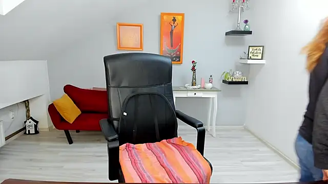 LollaGirl online show from January 2026 04:18:01 AM