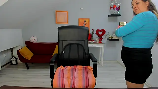 LollaGirl online show from February 2026 04:28:02 AM