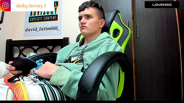 Snapshot of davidlatin66 chatting on December 2024 05:14:02 AM davidlatin66 online show from December 2024 05:14:02 AM