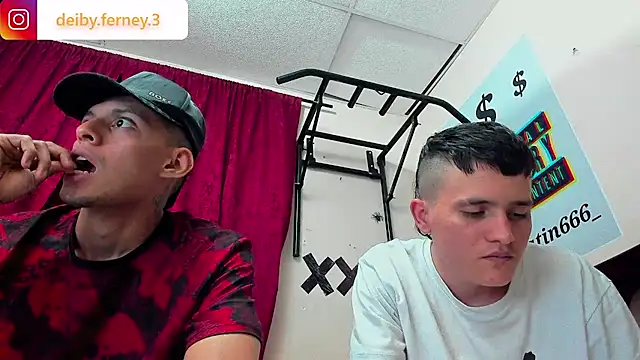 Snapshot of davidlatin66 chatting on February 2025 03:03:01 AM davidlatin66 online show from February 2025 03:03:01 AM