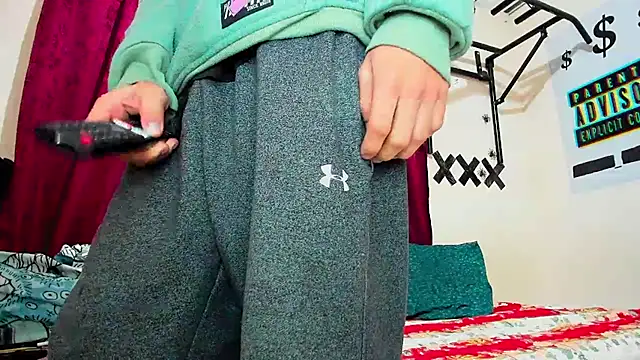 Snapshot of davidlatin66 chatting on October 2025 04:21:02 AM davidlatin66 online show from October 2025 04:21:02 AM