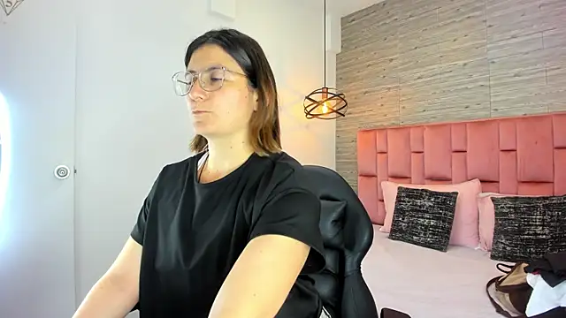 SarahDeyvis online show from September 2025 02:33:01 PM