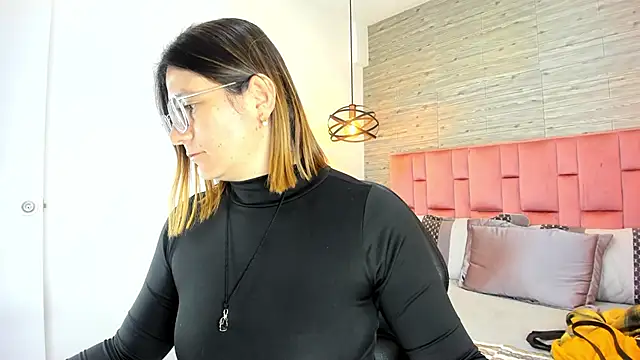 SarahDeyvis online show from October 2025 05:15:02 PM