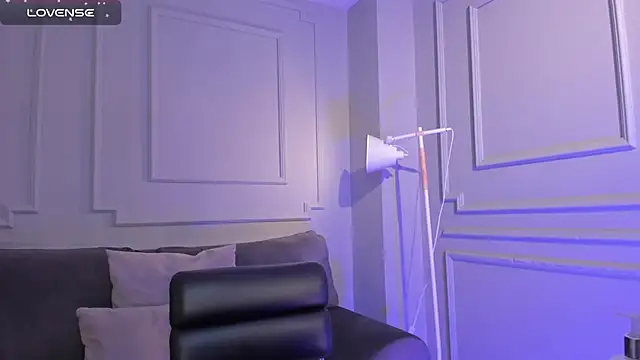 EveBensonX online show from February 2025 02:43:01 PM