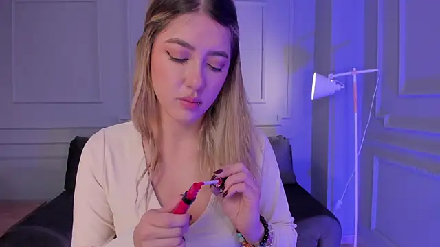 EveBensonX online show from February 2025 12:05:02 PM